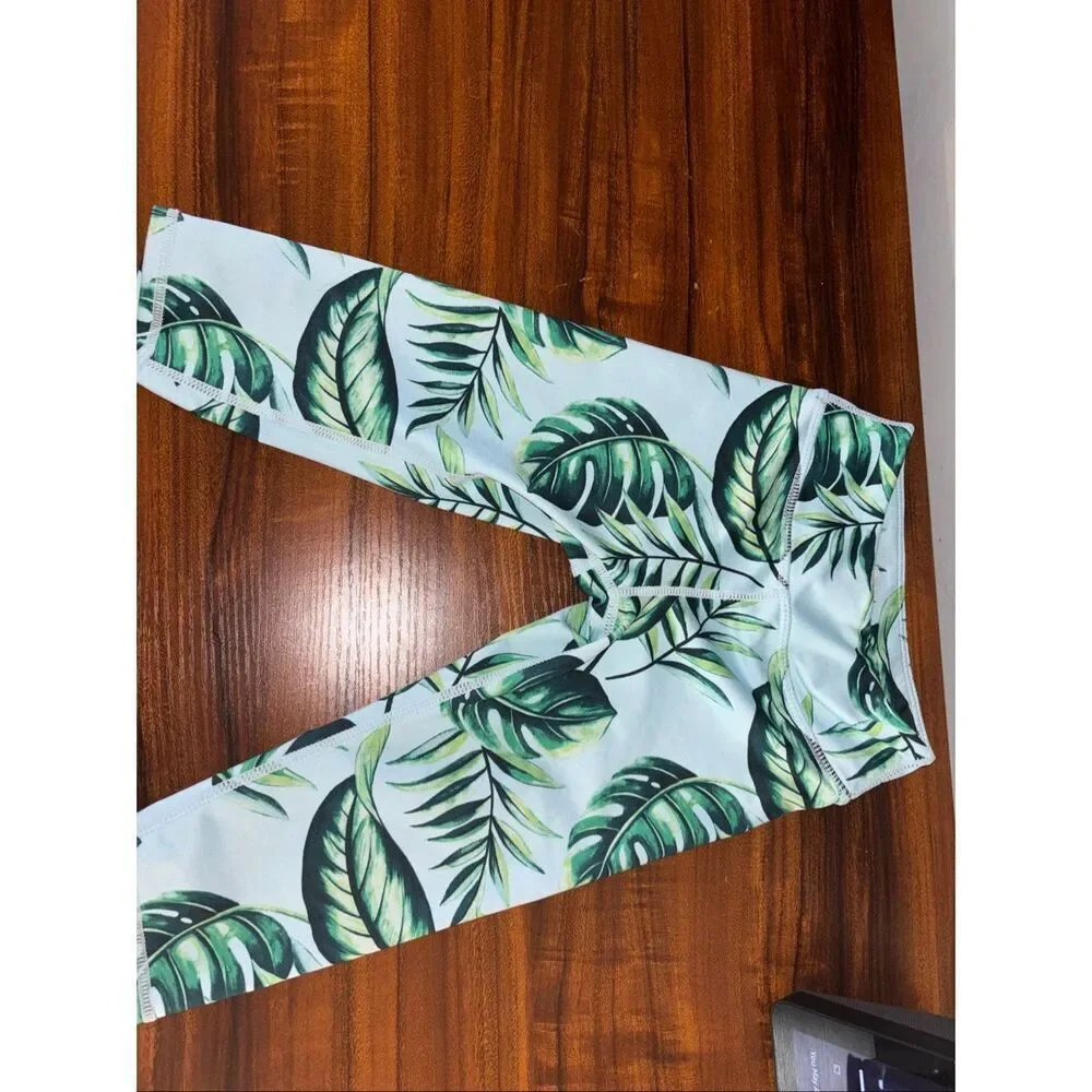 Zella Capris size 4 - Picture 3 of 6